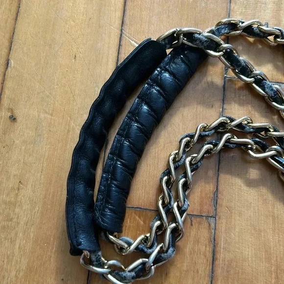 Vintage  chain quilted suede tote made in france - Picture 4 of 5